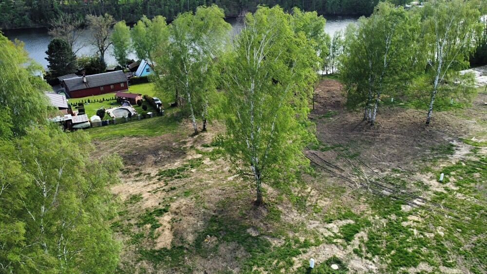 Prodej stavebního pozemku 878 m² – fotografie 2