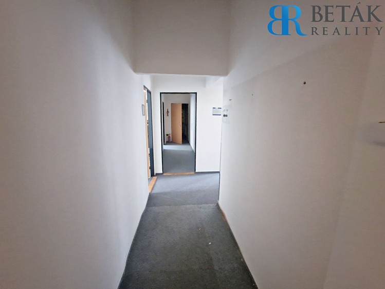 Комерційне приміщення на продаж, 850 м² (13 з 17)
