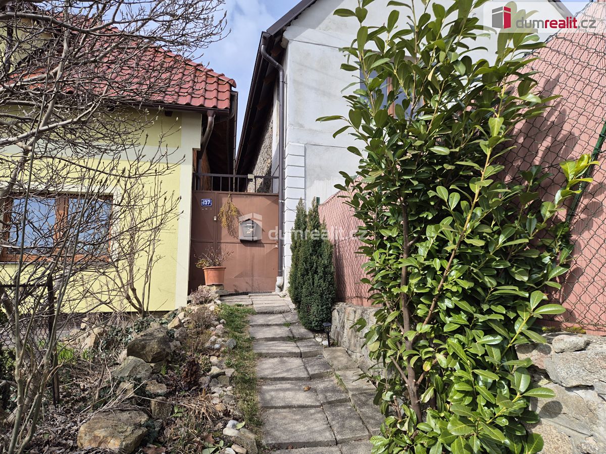 Prodej rodinného domu 160 m², pozemek 159 m² – fotografie 2