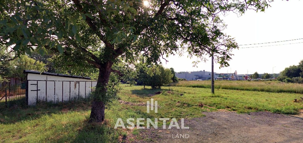 Prodej komerčního pozemku 1728 m² – fotografie 2