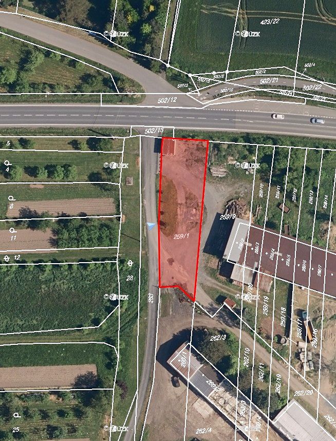 Prodej komerčního pozemku 898 m²