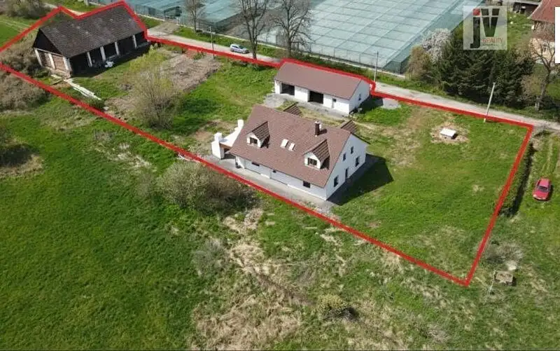 Prodej zemědělské usedlosti 540 m², pozemek 2366 m², Týniště – náhled fotky 1