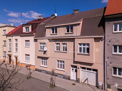 Prodej  rodinného domu 440 m², pozemek 695 m²
