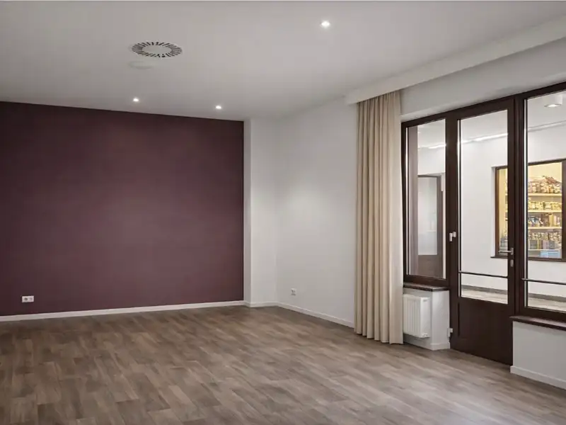 Pronájem obchodního prostoru 30 m², Karlovy Vary – náhled fotky 1