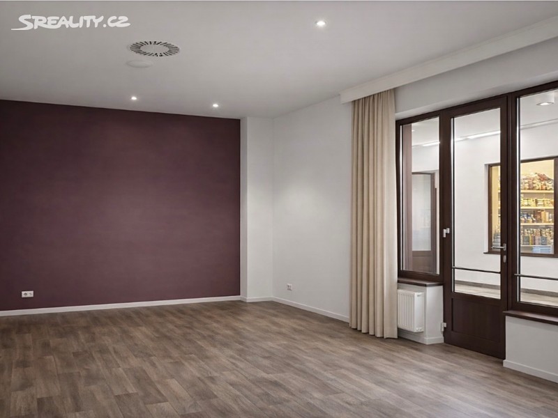 Pronájem obchodního prostoru 30 m², Karlovy Vary