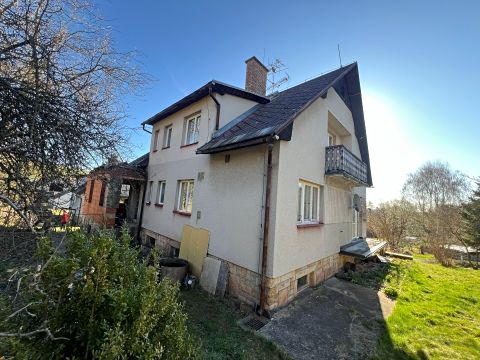 Prodej rodinného domu 220 m², pozemek 932 m² – fotografie 2