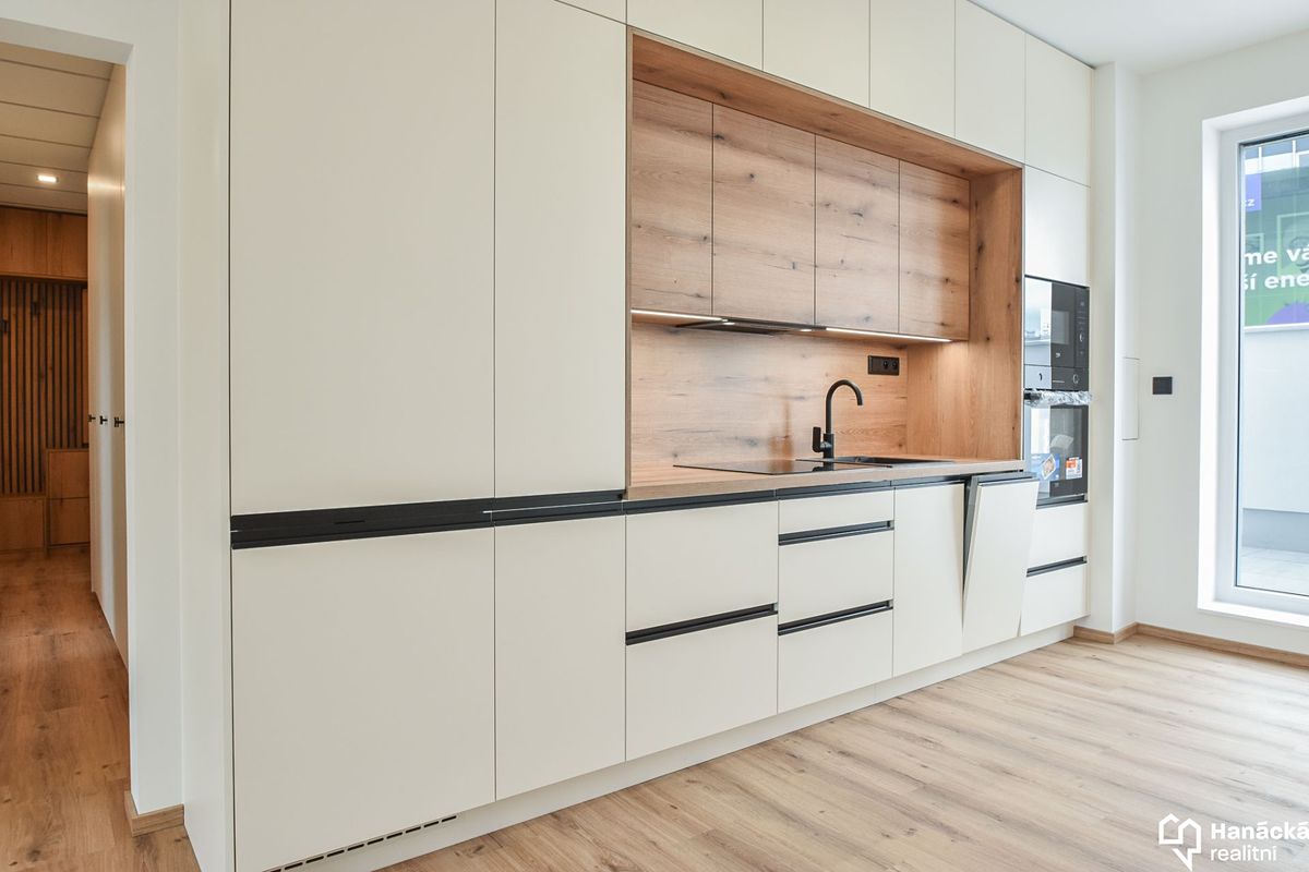 Pronájem bytu 2+kk 54 m² – fotografie 3