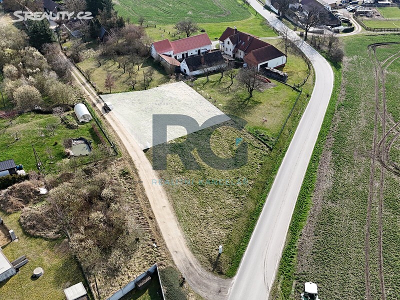 Prodej  stavebního pozemku 759 m² – pohled 2
