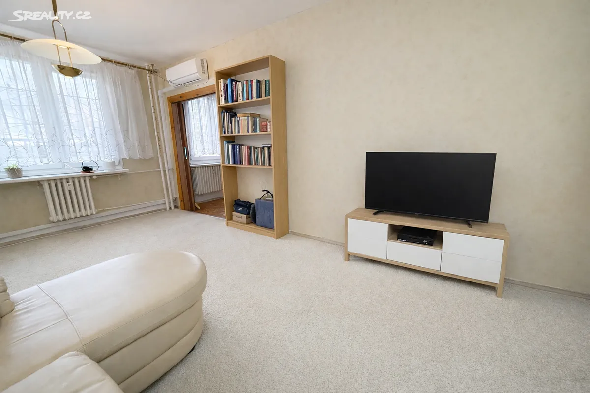Prodej bytu 3+1 70 m² – pohled 3