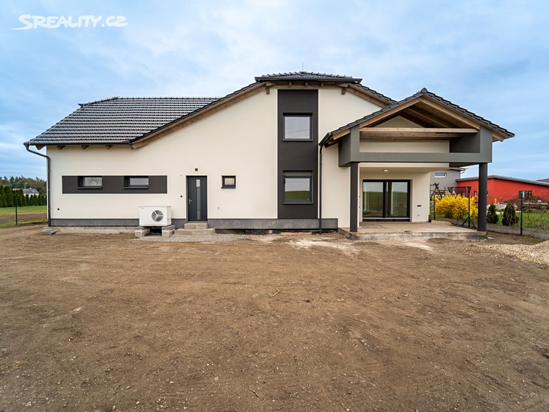 Prodej obchodního prostoru 450 m², okres Kolín