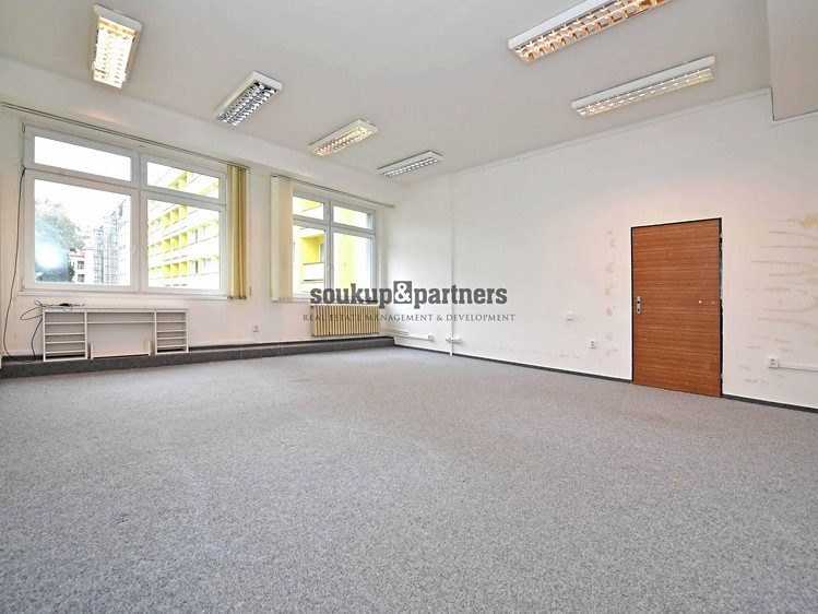 Pronájem komerčního prostoru, 36 m² (2 z 7)