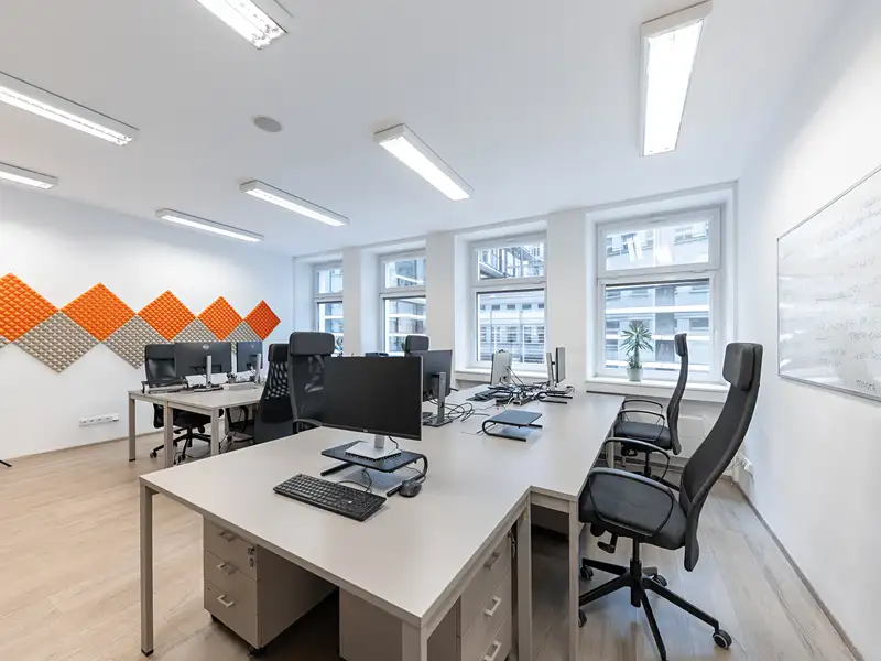 Pronájem kanceláře 35 m², Praha – náhled fotky 1
