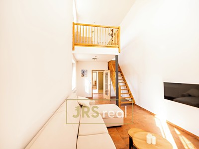 Pronájem bytu 2+1 56 m² (Mezonet)