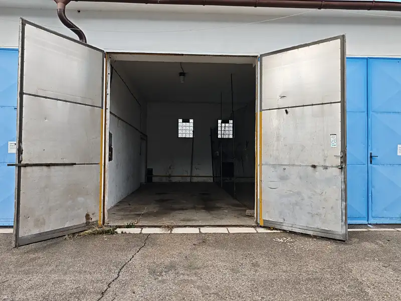 Pronájem skladového prostoru 30 m², Skuteč – náhled fotky 1