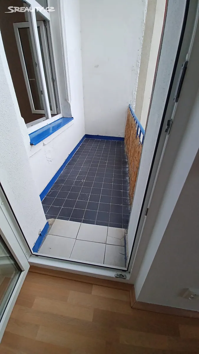 Pronájem bytu 2+kk 56 m² – pohled 3