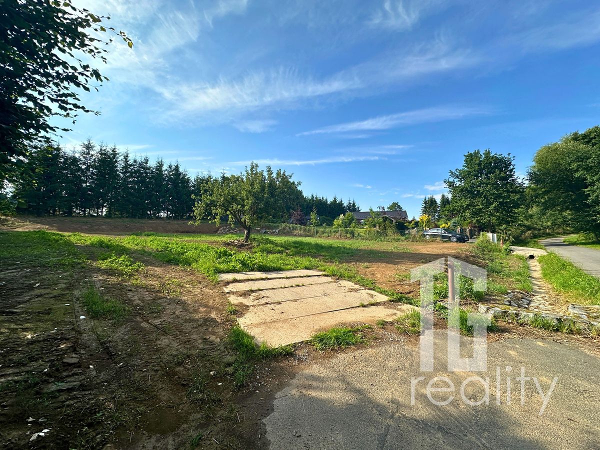 Prodej stavebního pozemku 1533 m²