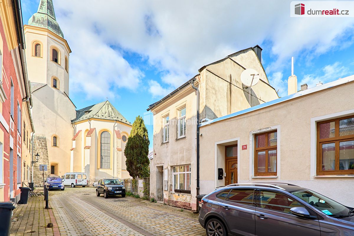 Prodej rodinného domu 100 m², pozemek 48 m²