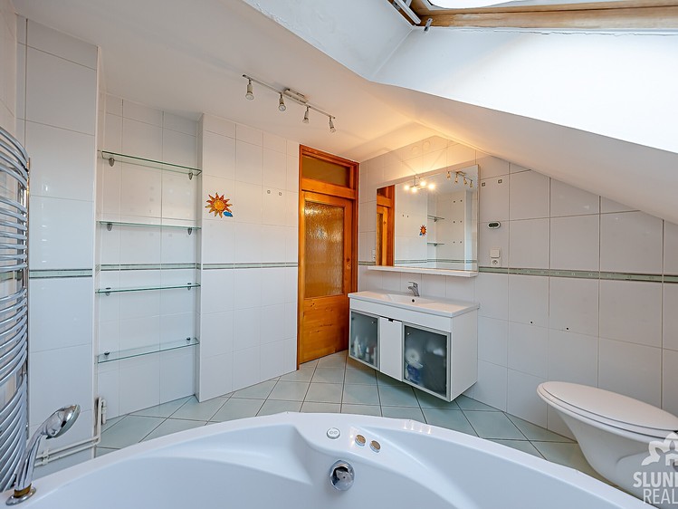 Будинок на продаж, 240 м² (13 з 25)