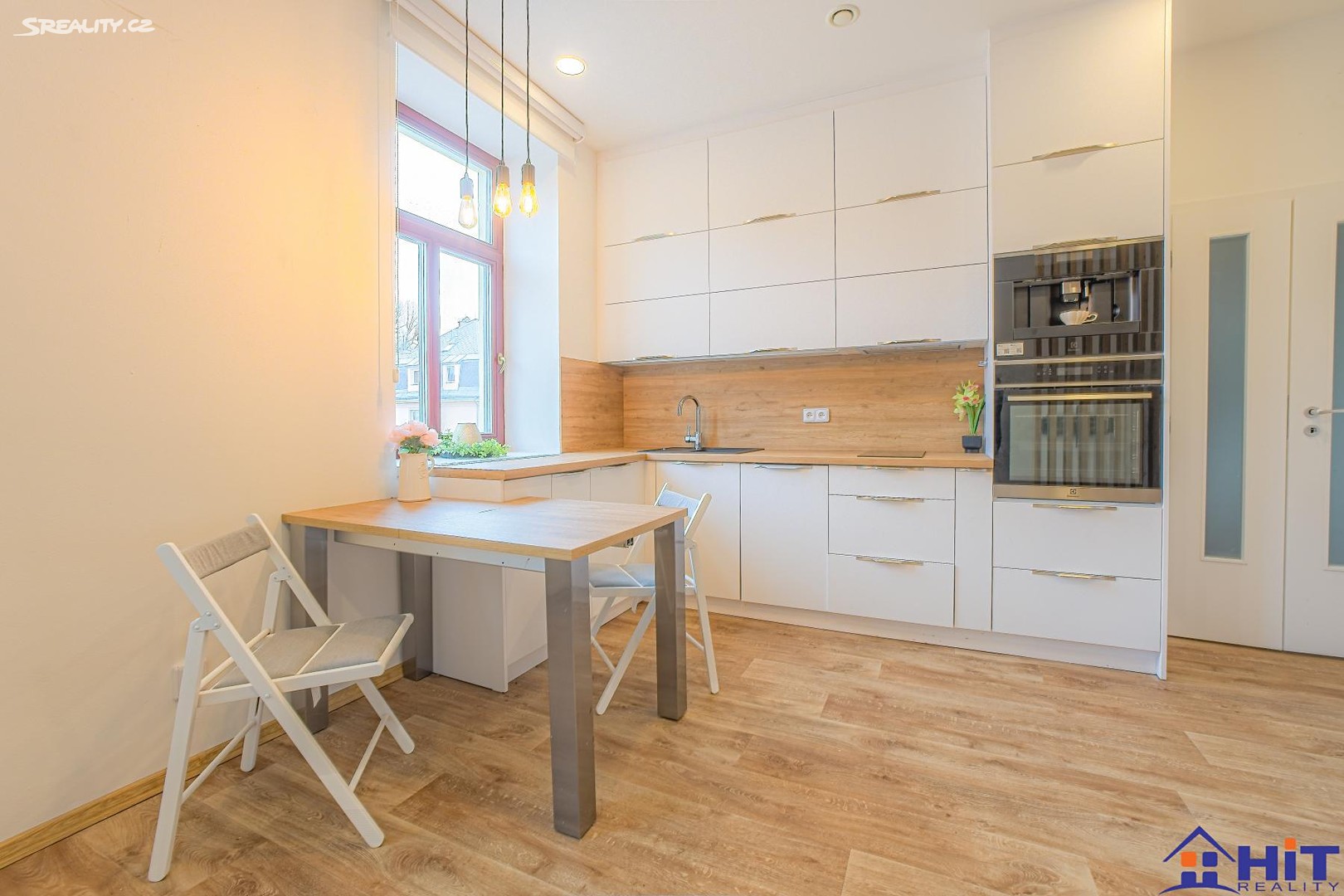 Prodej bytu 2+kk 53 m² – pohled 3