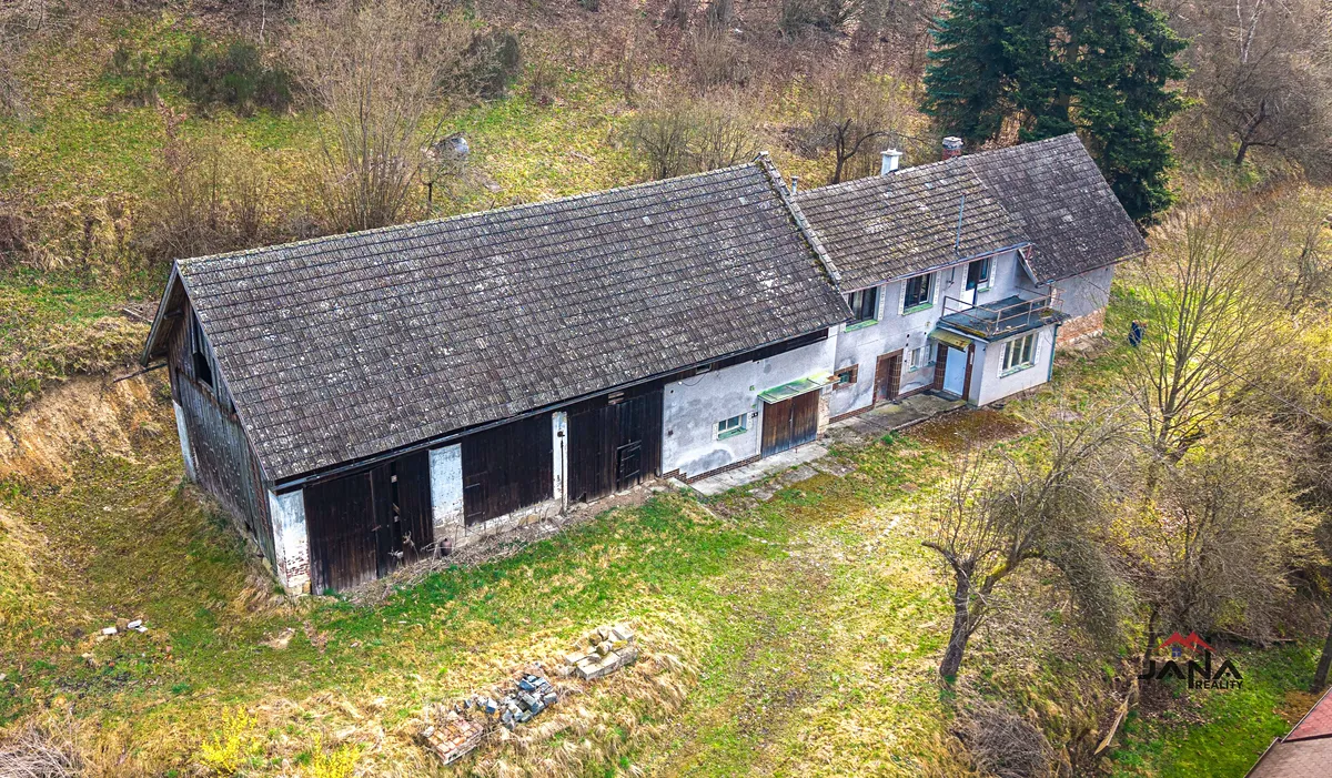 Prodej rodinného domu 190 m², pozemek 1966 m²