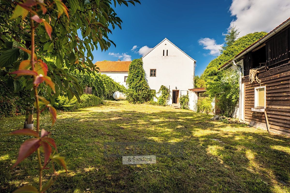 Prodej rodinného domu 430 m², pozemek 57892 m² – fotografie 3