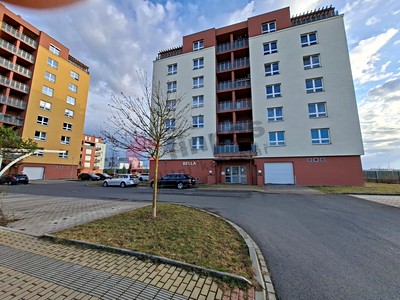 Pronájem garážového stání 12 m²