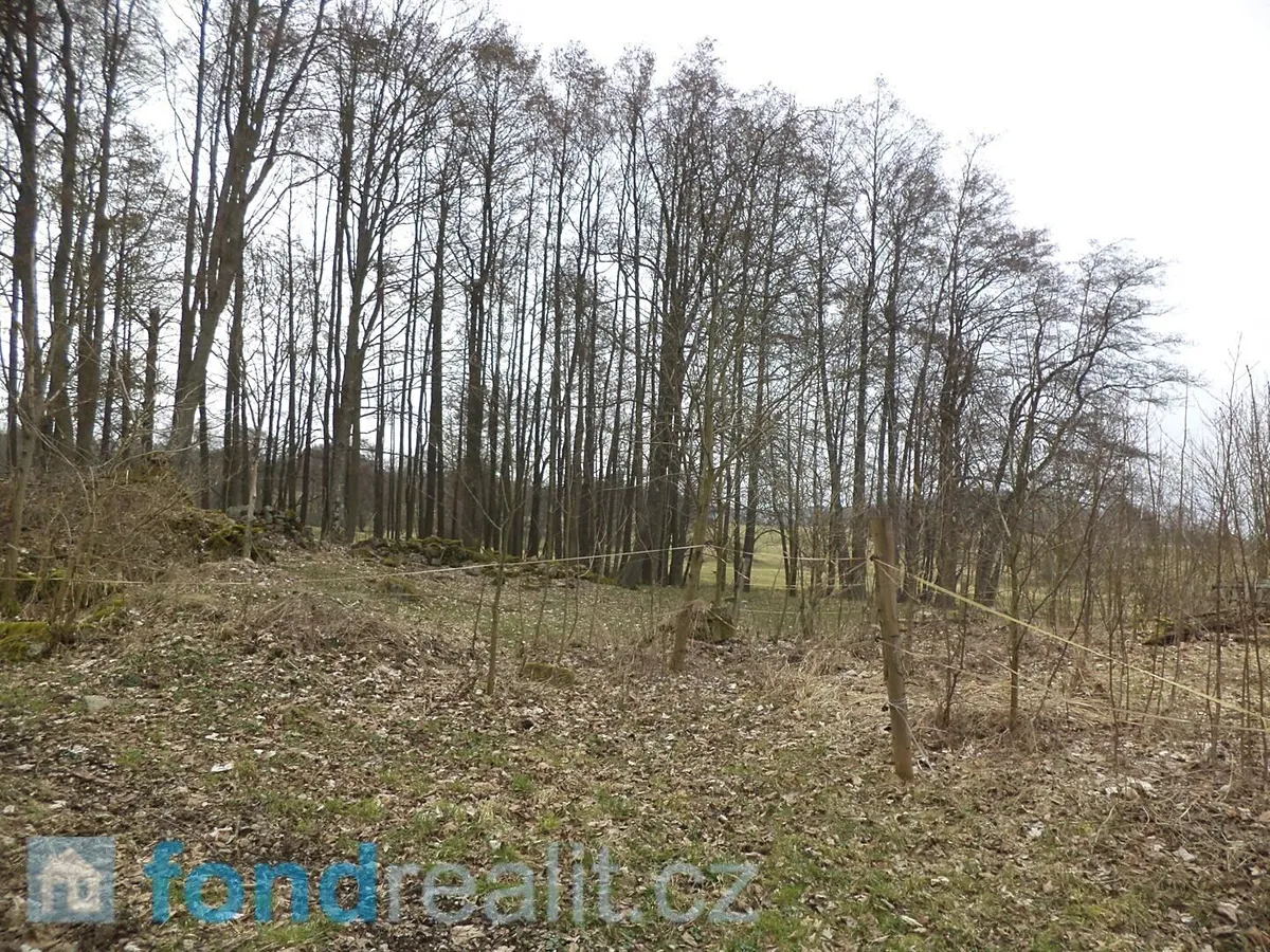 Prodej stavebního pozemku 1221 m²