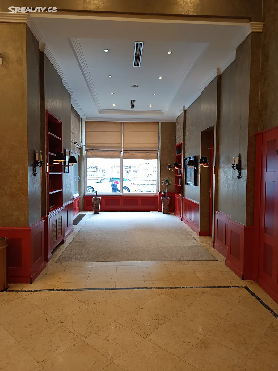 Pronájem obchodního prostoru 24 m², Karlovy Vary
