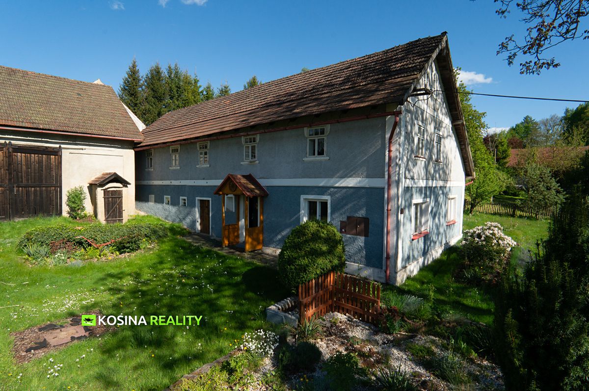 Prodej rodinného domu 230 m², pozemek 2295 m² – fotografie 2