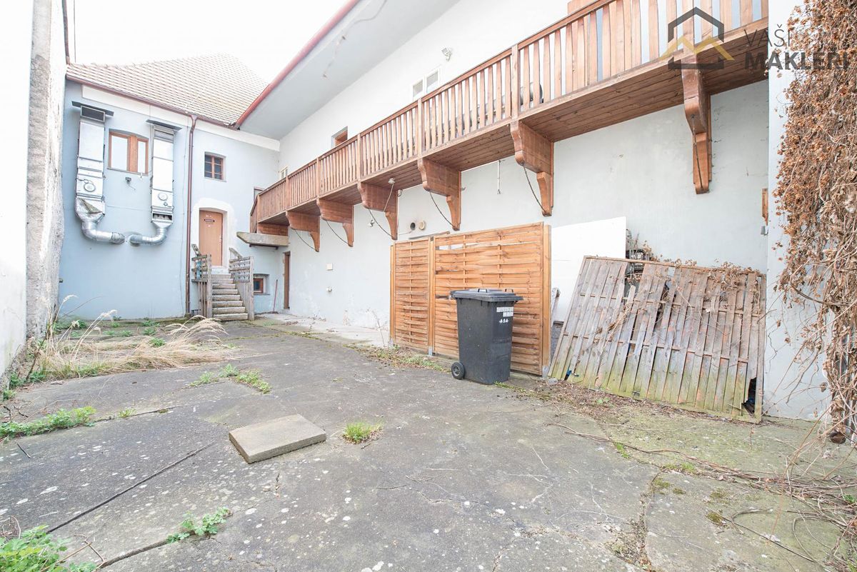 Prodej vícegeneračního domu 525 m², pozemek 604 m² – fotografie 2