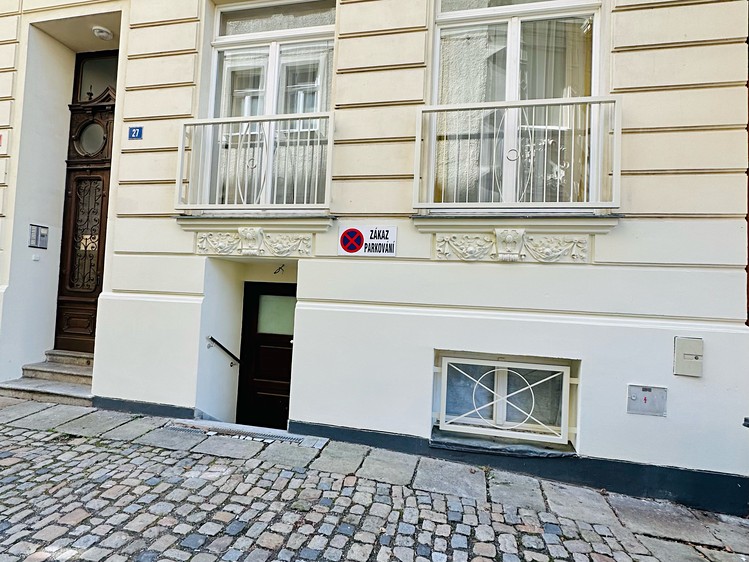 Prodej komerčního prostoru, 111 m² (1 z 20)