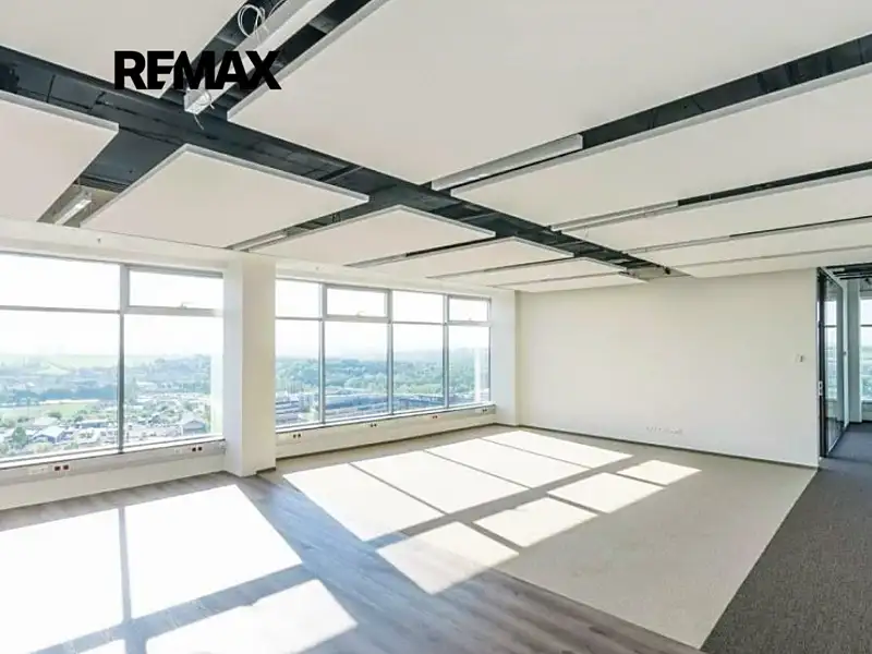 Pronájem kanceláře 649 m², Praha – náhled fotky 2