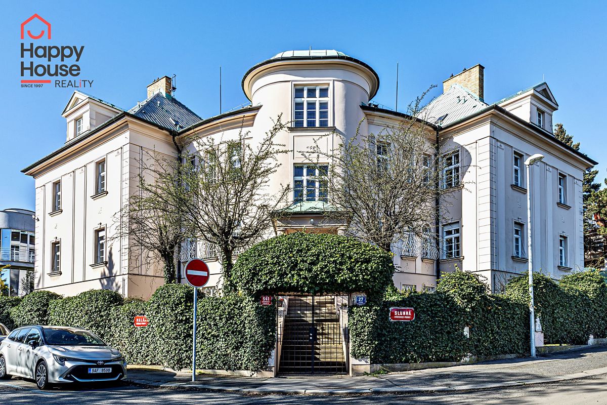 Pronájem bytu 6 pokojů a více 246 m²