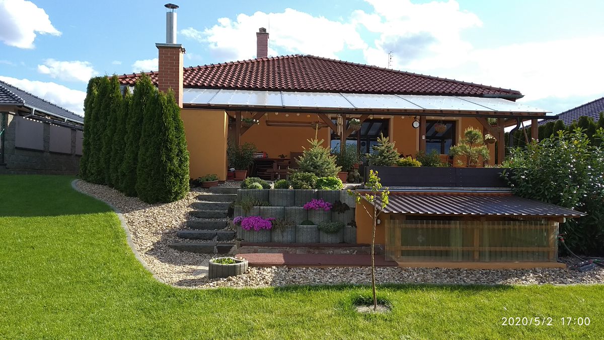 Prodej rodinného domu 162 m², pozemek 868 m² – fotografie 2