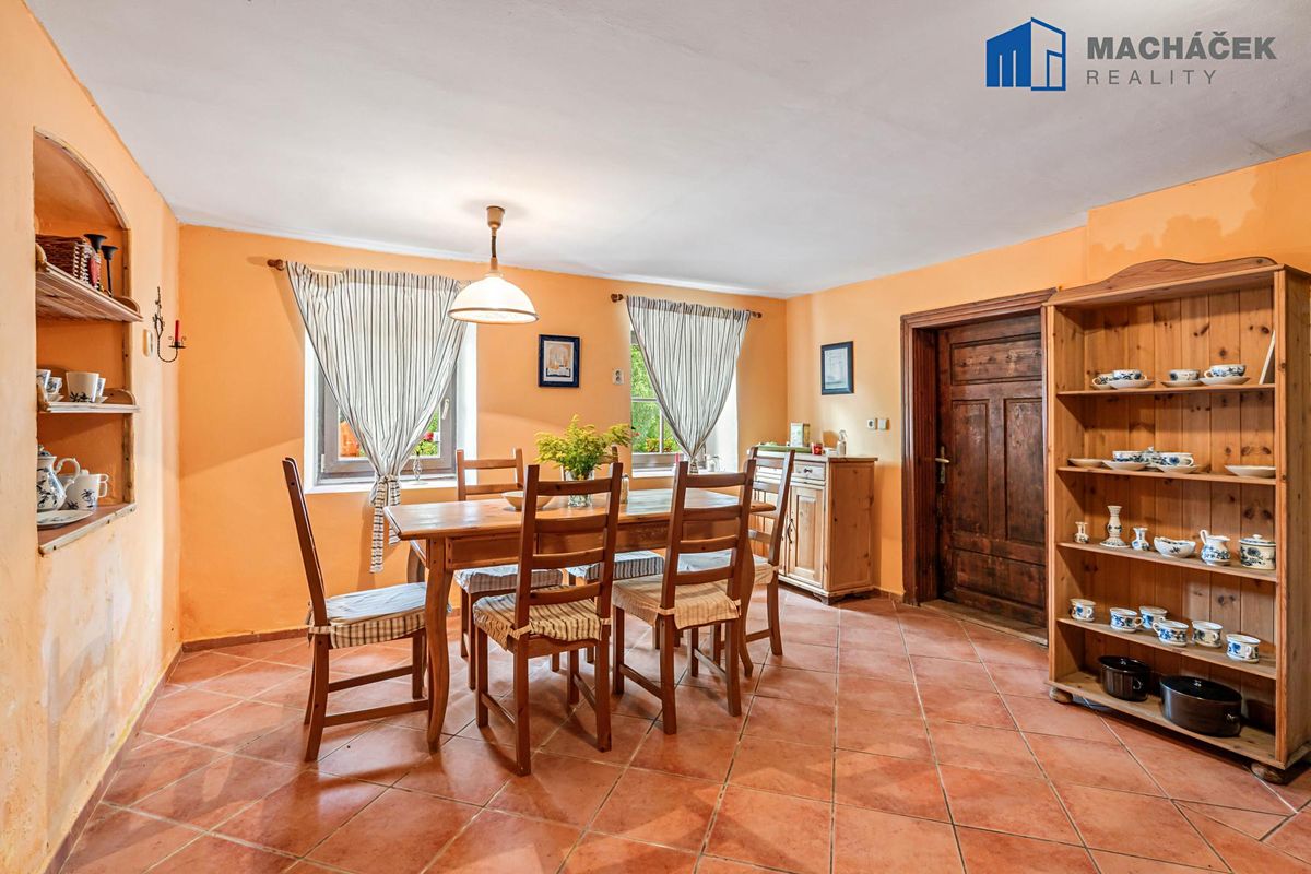 Prodej rodinného domu 182 m², pozemek 184 m² – fotografie 4