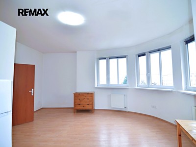 Pronájem bytu 1+kk 35 m²