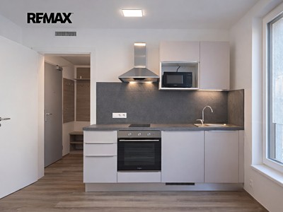 Pronájem bytu 1+kk 28 m²