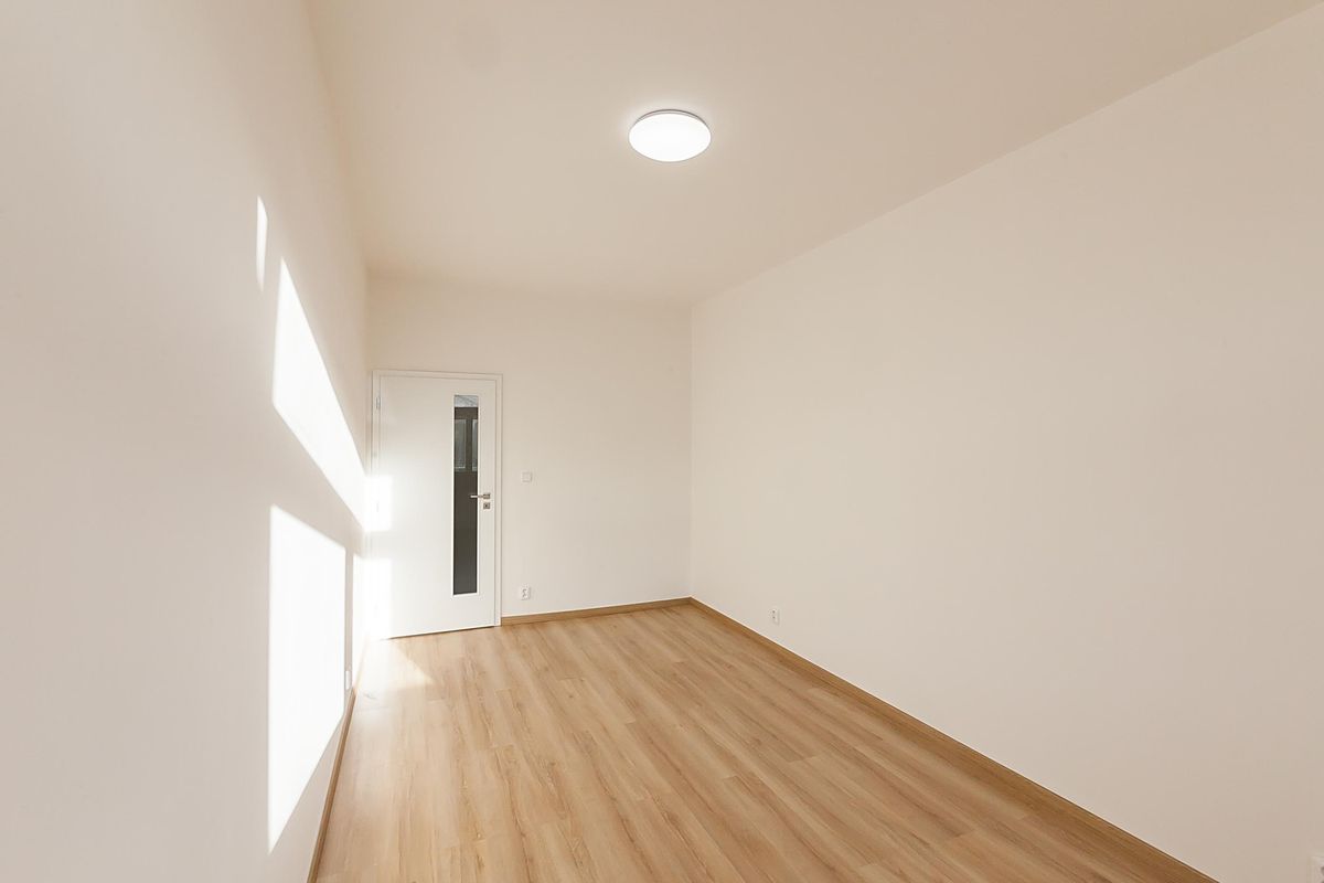 Pronájem bytu 2+1 44 m² – fotografie 5