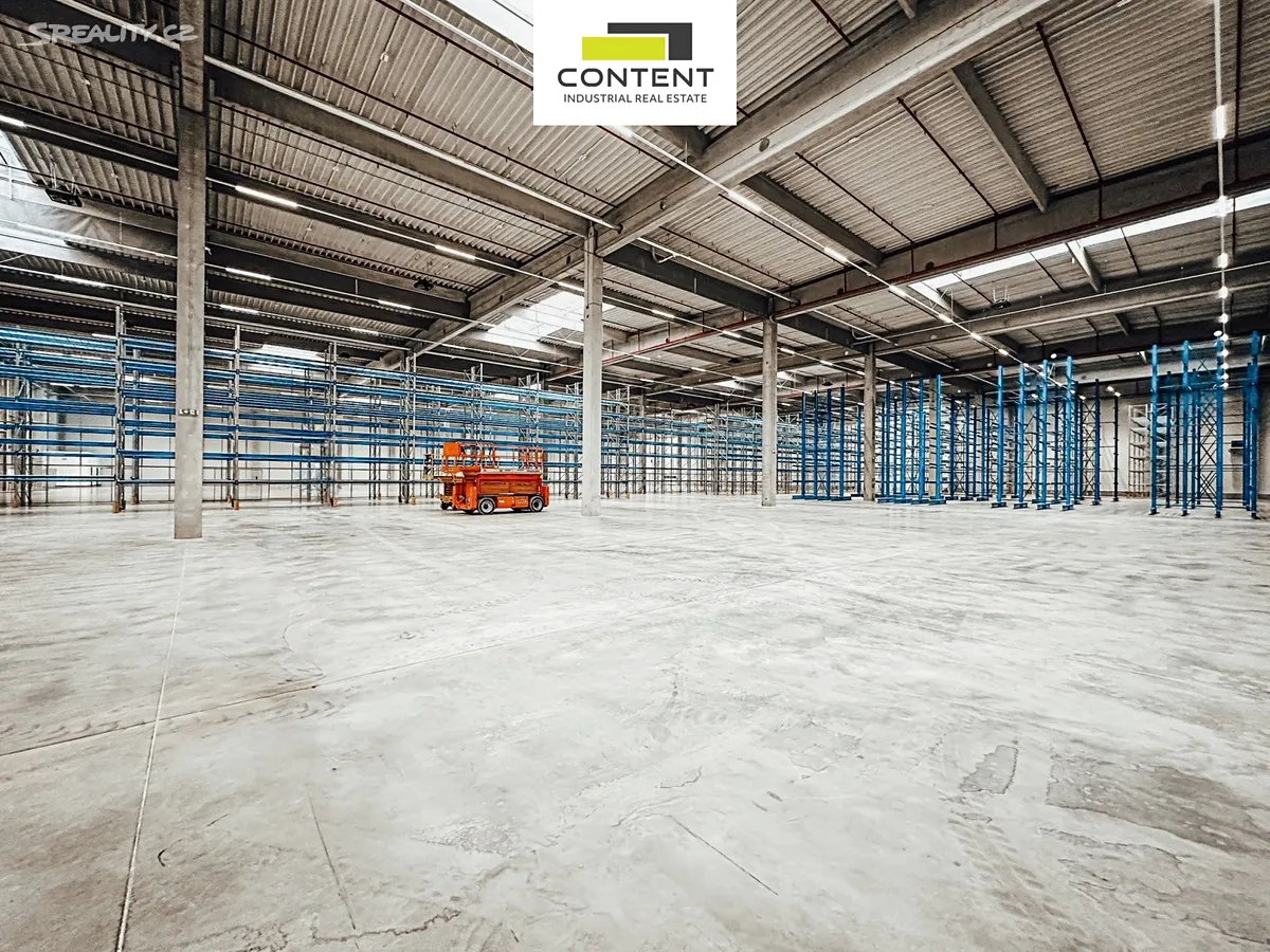 Pronájem skladového prostoru 15800 m² – pohled 2