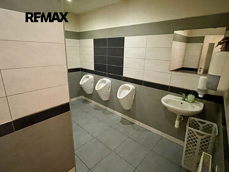 Prodej komerčního prostoru, 1 000 m² (21 z 30)