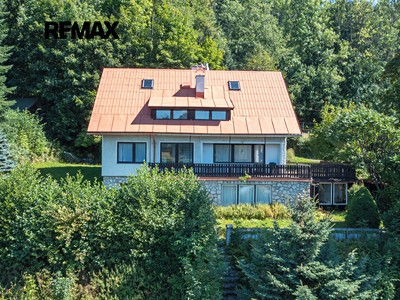 Prodej  rodinného domu 393 m², pozemek 1 302 m²
