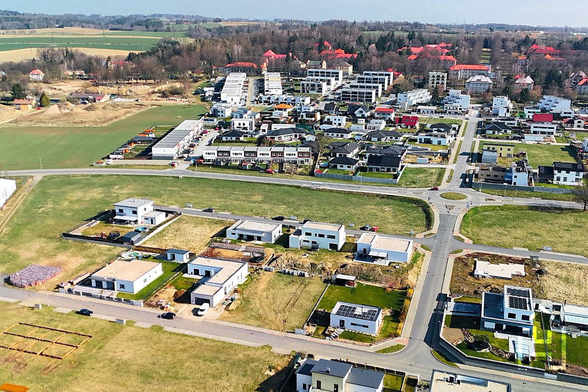Prodej stavebního pozemku 879 m² – fotografie 3