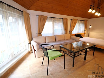 24. Dubna, Želešice