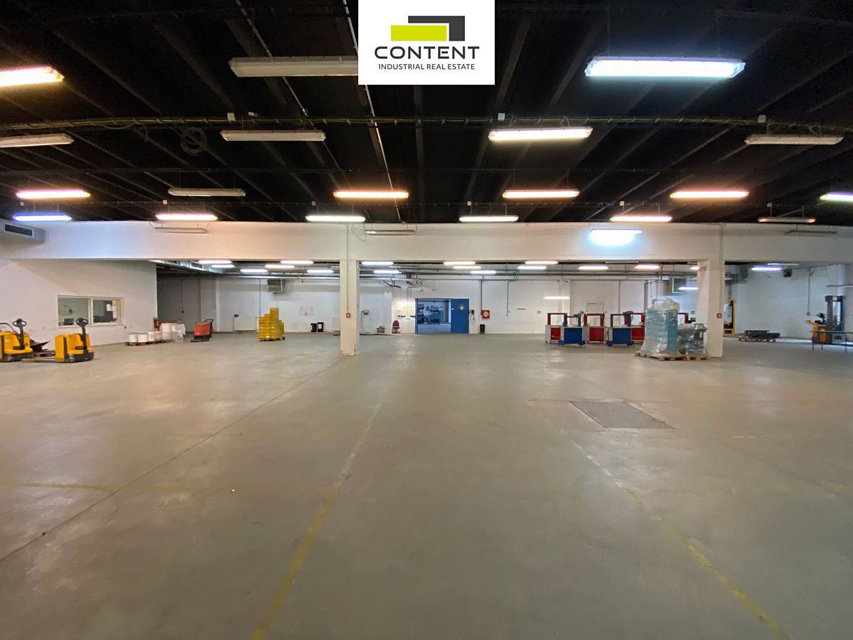 Pronájem skladového prostoru 3372 m²