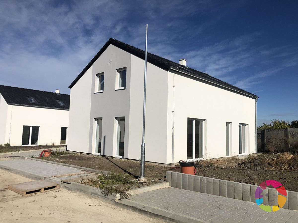 Prodej rodinného domu 140 m², pozemek 270 m² – fotografie 2