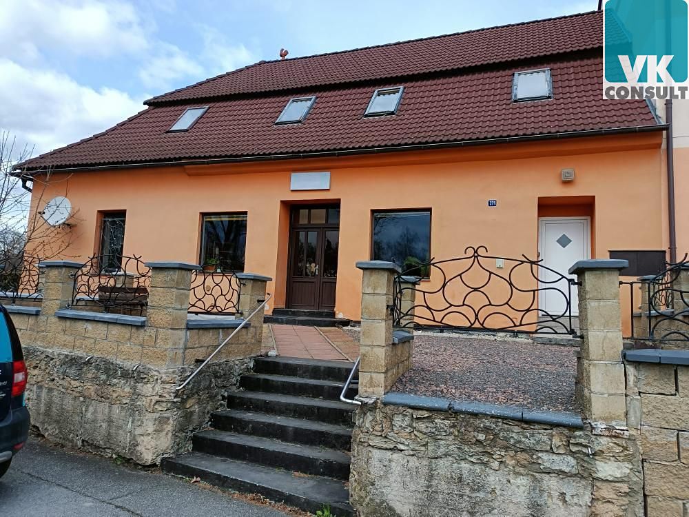 Prodej rodinného domu 314 m², pozemek 1374 m²