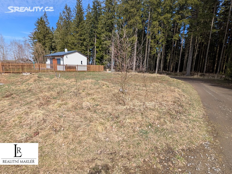 Prodej  stavebního pozemku 393 m² – pohled 2