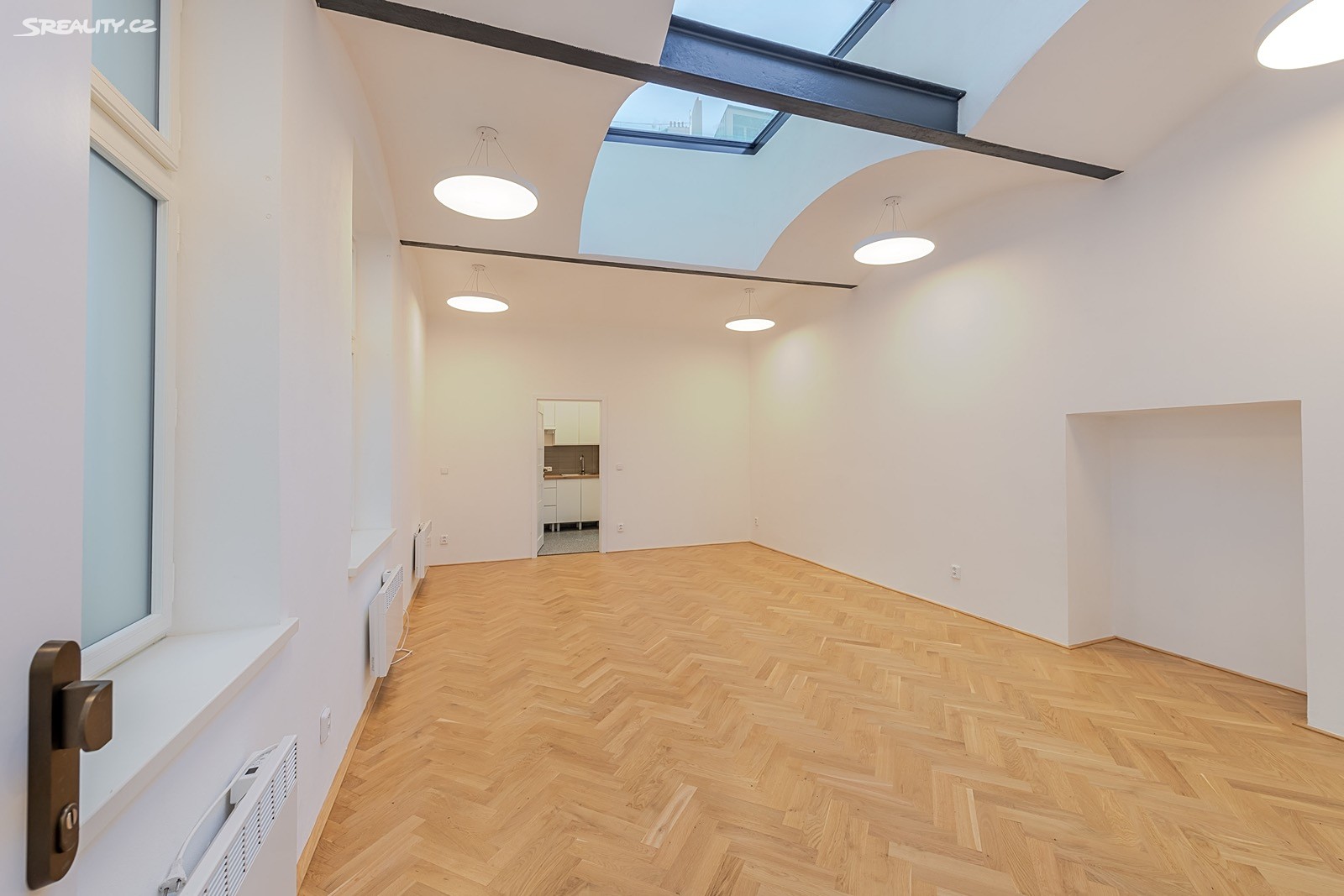 Pronájem bytu 2+kk 50 m² – pohled 2