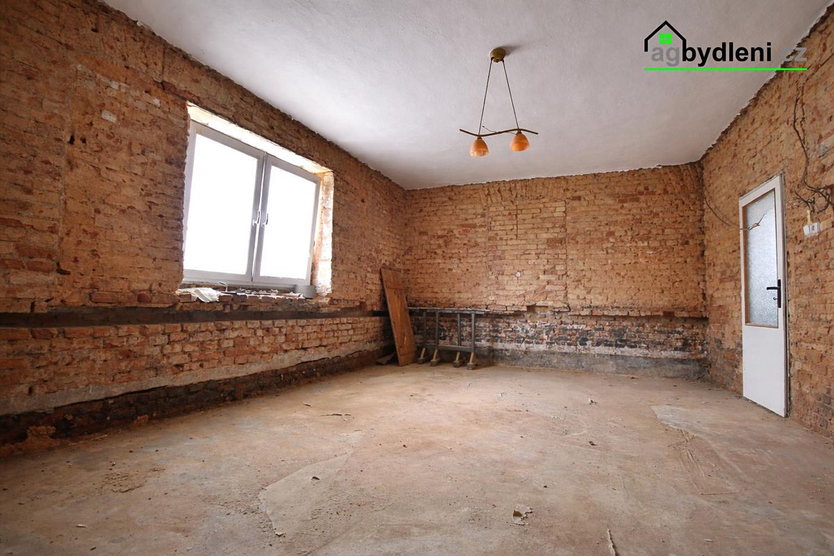 Prodej rodinného domu 120 m², pozemek 2603 m² – fotografie 2