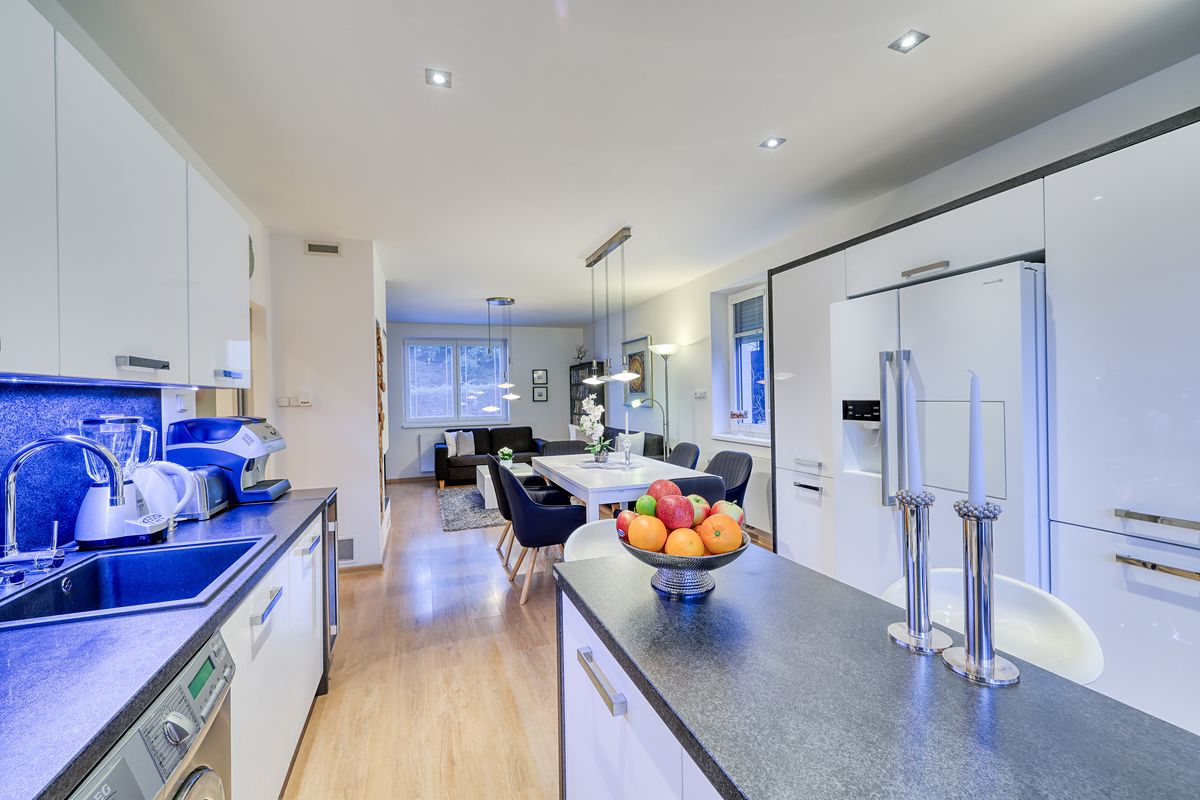 Prodej rodinného domu 162 m², pozemek 426 m² – fotografie 2